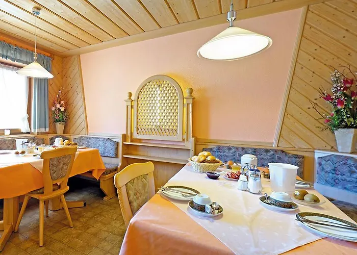 Haus Renate فندق 3*