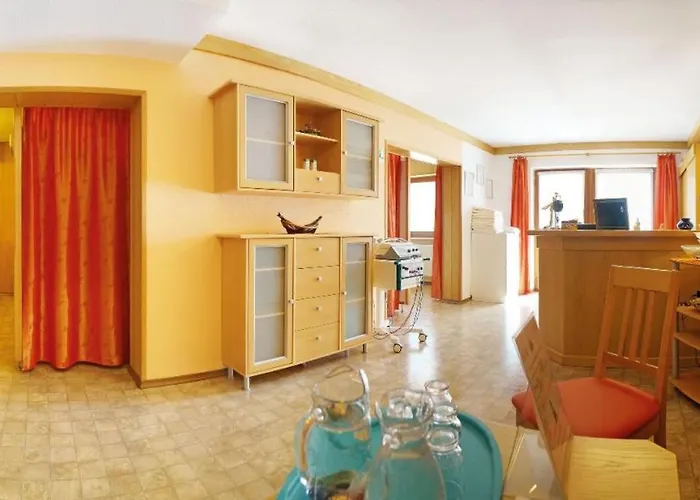 Haus Renate فندق
